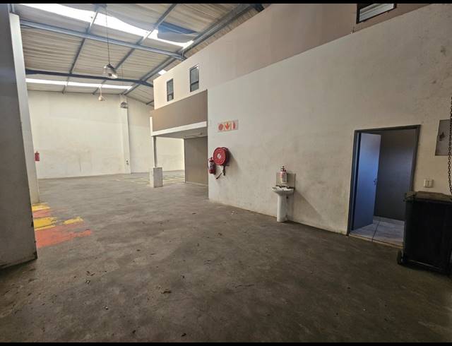 340M² WAREHOUSE FOR SALE IN ANDERBOLT